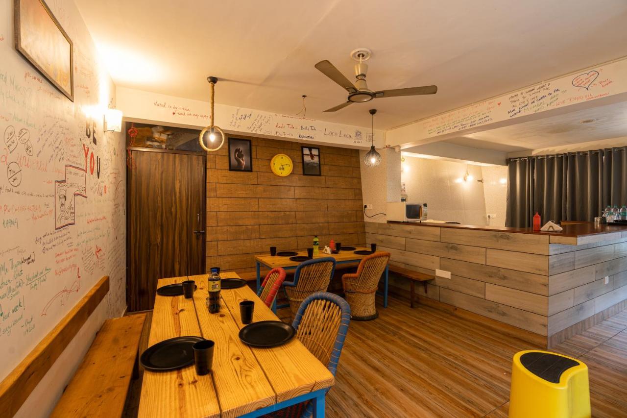 The Hosteller Mussoorie By The Streamside, Kempty Buitenkant foto