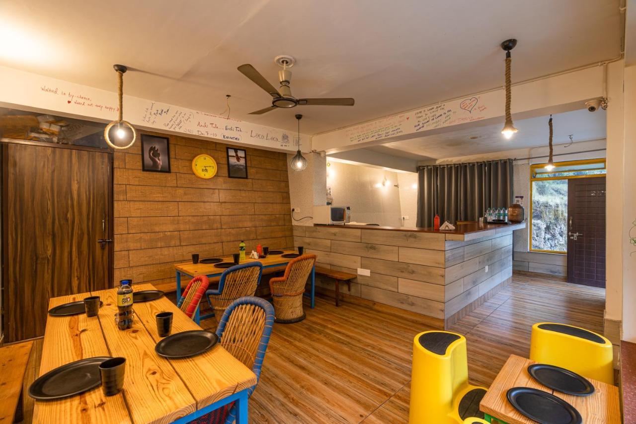 The Hosteller Mussoorie By The Streamside, Kempty Buitenkant foto