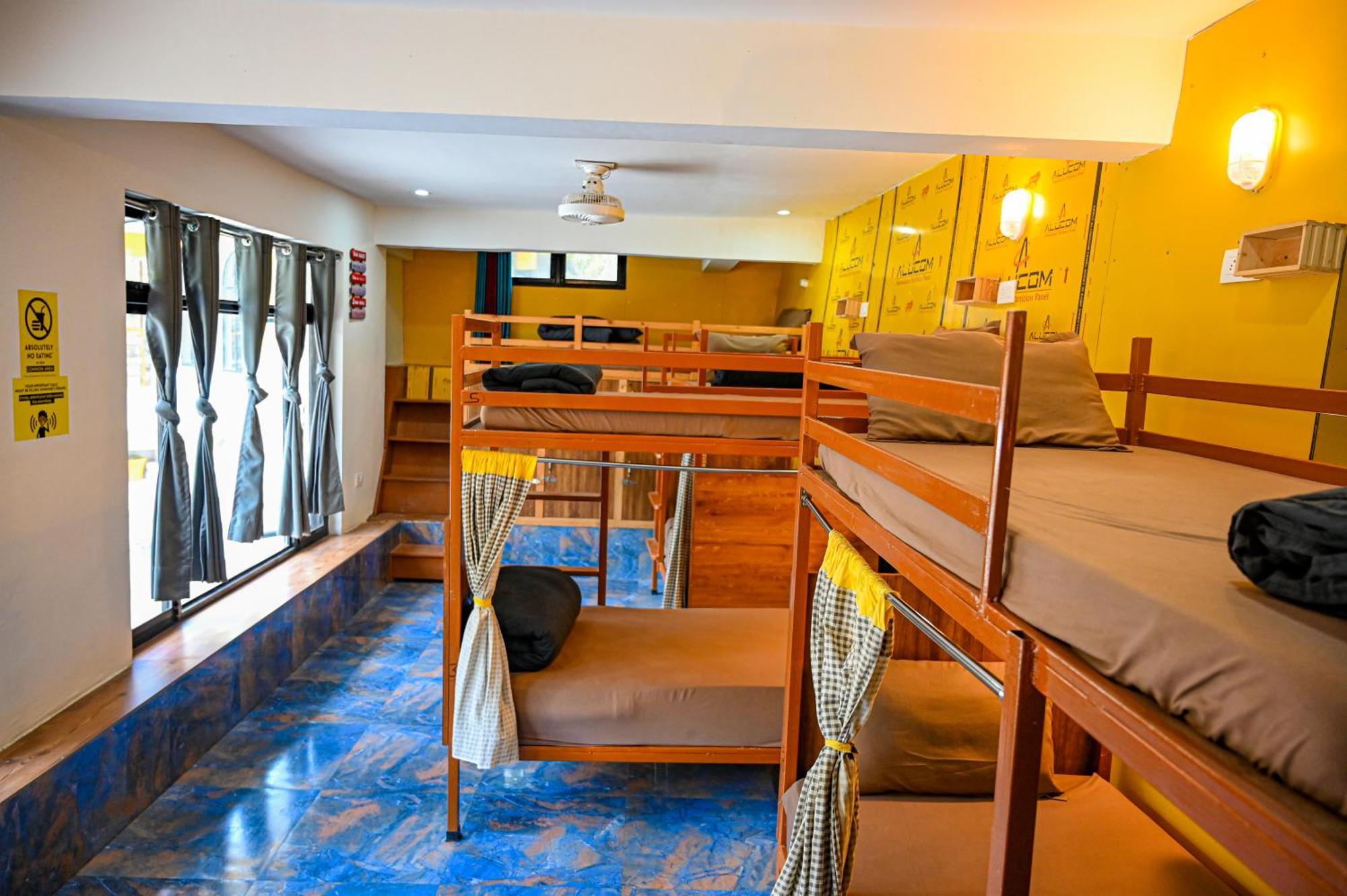The Hosteller Mussoorie By The Streamside, Kempty Buitenkant foto
